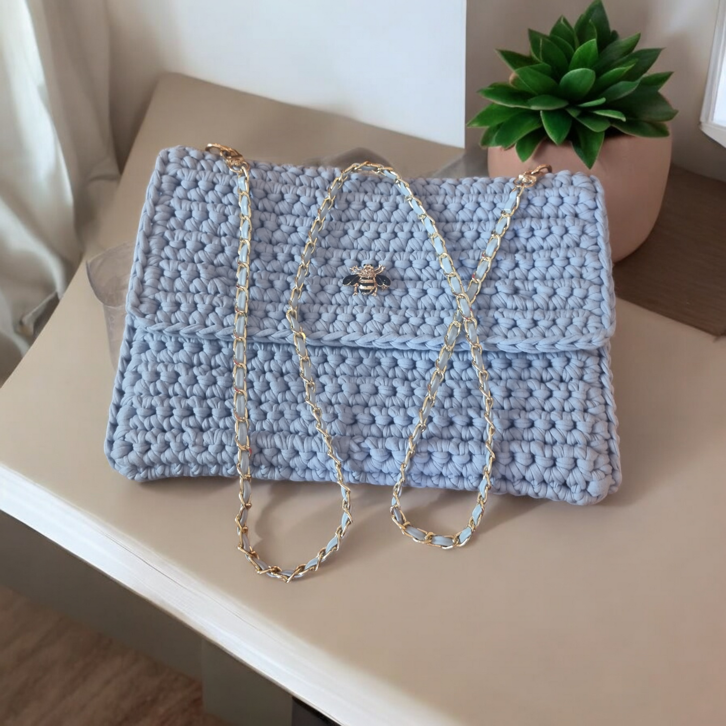 Pochettes avec chaînette