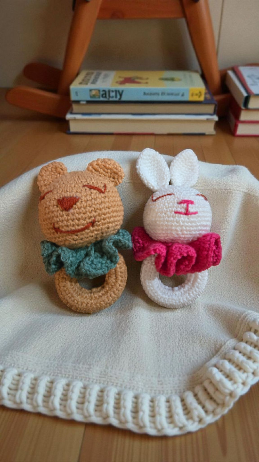 Hochet pour bébé au crochet – Fait main